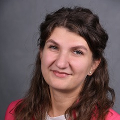 Попова Елена